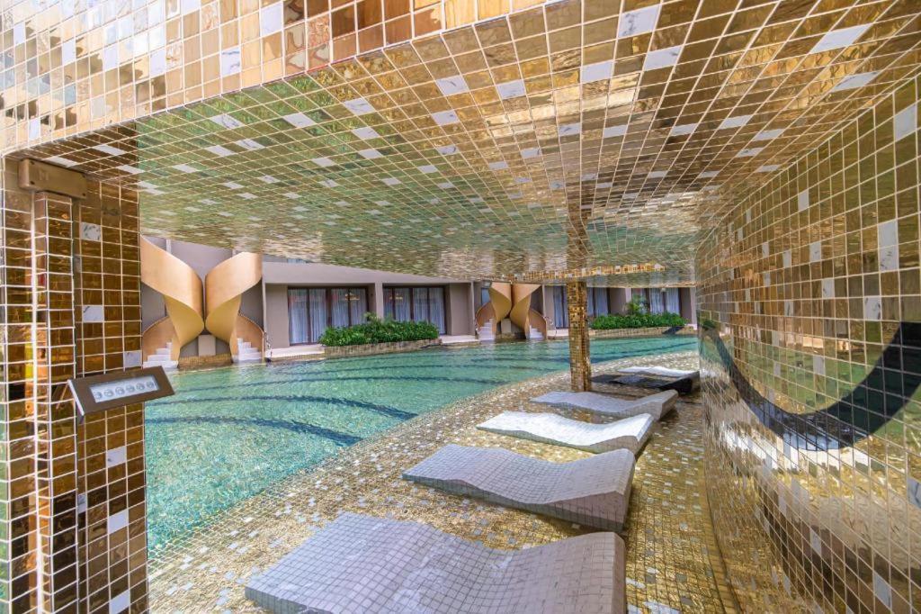 Metadee Elite Hotel Kata Beach  Buitenkant foto